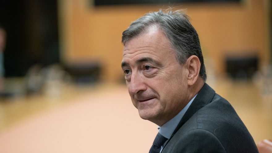 Archivo - El presidente del PNV, Aitor Esteban, durante una reunión, en el Parlamento vasco, a 22 de septiembre de 2025, en Vitoria, Álava, País Vasco (España).