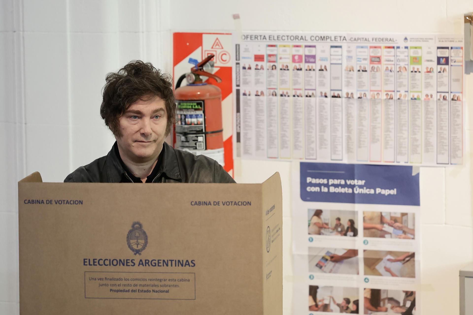 El presidente votando con la BUP