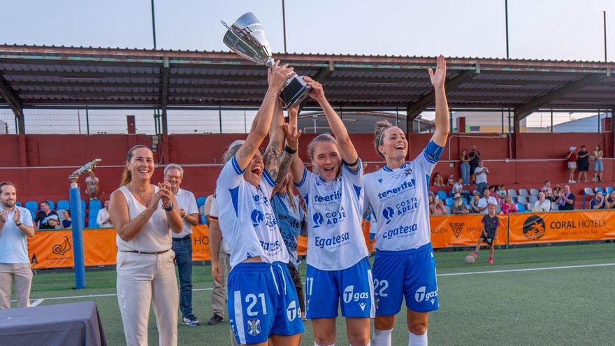 El Costa Adeje Tenerife supera su primer test de pretemporada ante el Espanyol en los penaltis