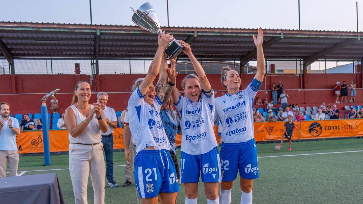 El Costa Adeje Tenerife supera su primer test de pretemporada ante el Espanyol en los penaltis