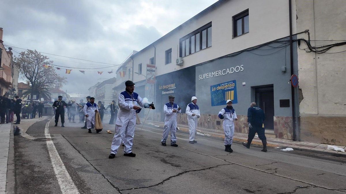 Cinco horas de pólvora en Villarta de San Juan para celebrar Las Paces como Bien de Interés Cultural