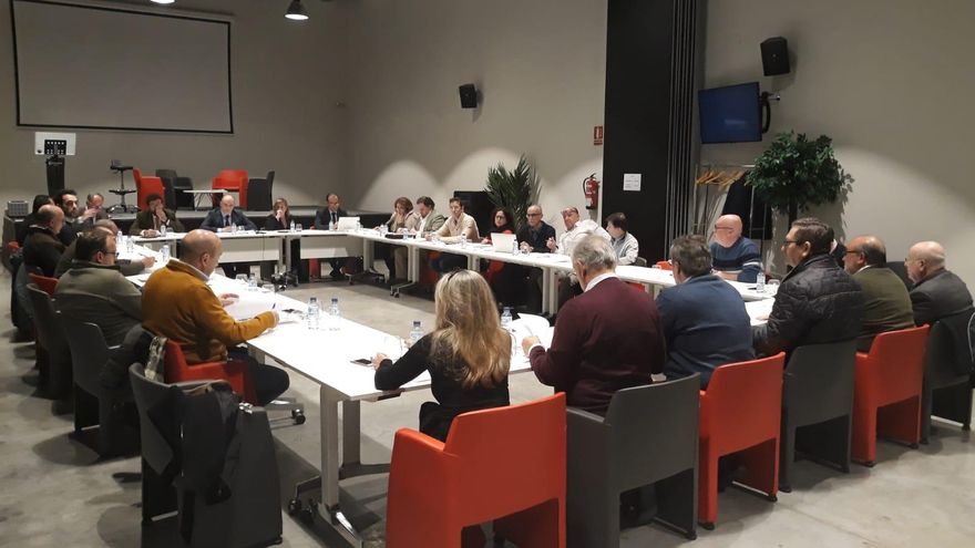 La oposición acusa a la Junta de Extremadura de facilitar un "pucherazo" en las Cámaras de Comercio