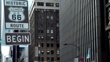 Cartel que marca el inicio de la Ruta 66 en la ciudad de Chicago.