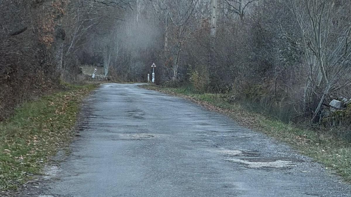 El PP achaca al "retraso" de la Diputación de León el "pésimo estado" de la carretera de acceso a Aviados