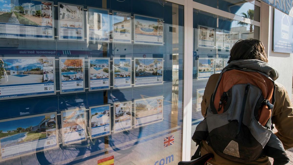Imagen de una inmobiliaria en Sant Lluís (Menorca)