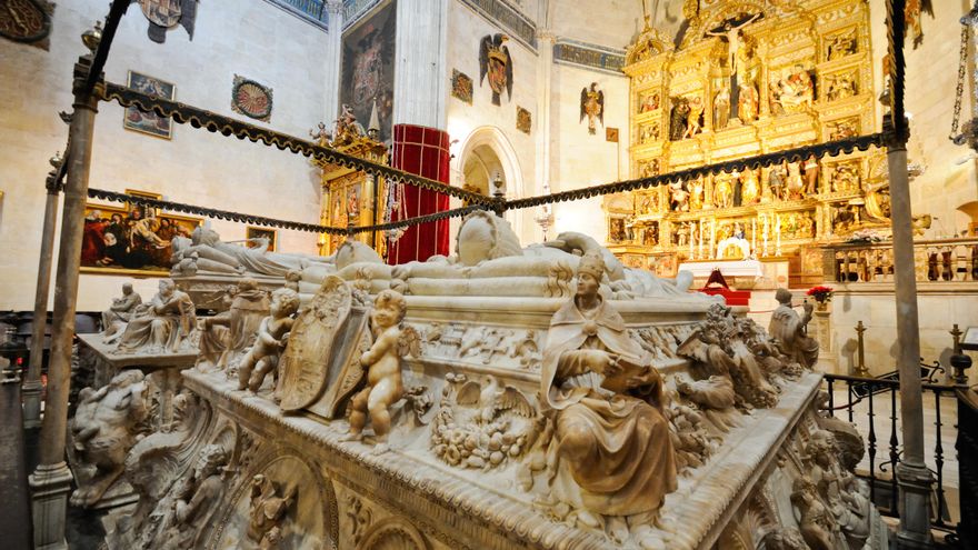 Los Reyes Católicos están enterrados en la Capilla Real