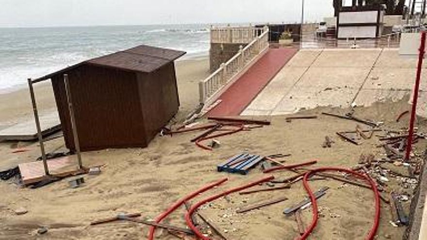 Playa de Garrucha afectada por el temporal