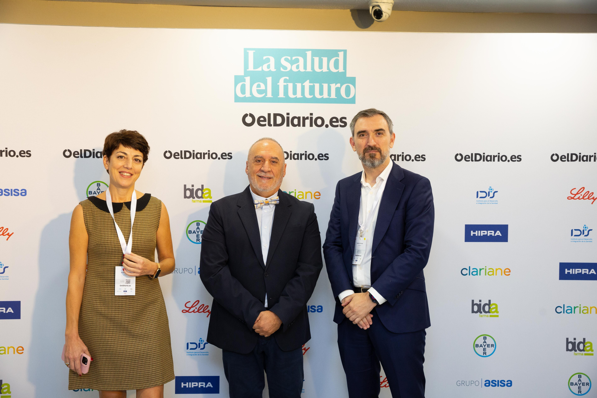 Rosalia Lloret, CEO de elDiario.es; Juan Cruz Cigudosa García, secretario de Estado de Ciencia, Innovación y Universidades; Ignacio Escolar, director de elDiario.es