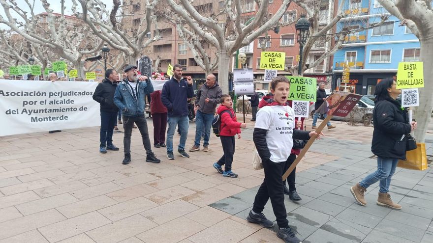 Vecinos de Monterde llevan a las Cortes de Aragón las inmatriculaciones del alcalde: "Estamos sufriendo un atropello"