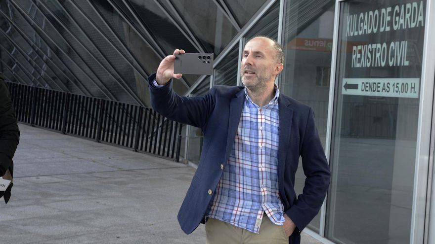 La Fiscalía acusará al alcalde de Ourense de prevaricación por no pedir la compatibilidad con sus negocios privados