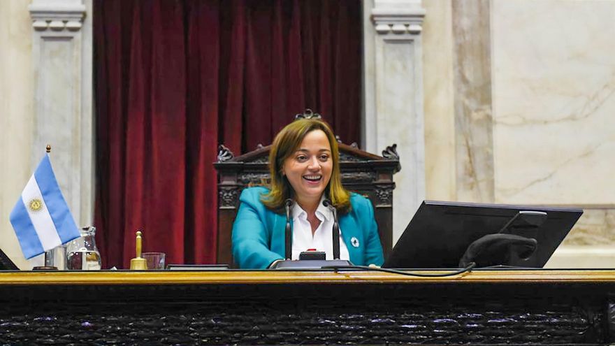 Diputados: Cecilia Moreau se prepara para reemplazar a Massa y el oficialismo discute cómo acompañarla