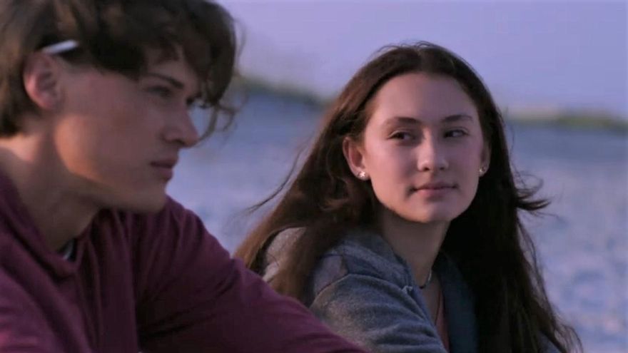 Belly necesita que alguien la aconseje: cómo hablar con los adolescentes de su primer amor sin que huyan en el intento