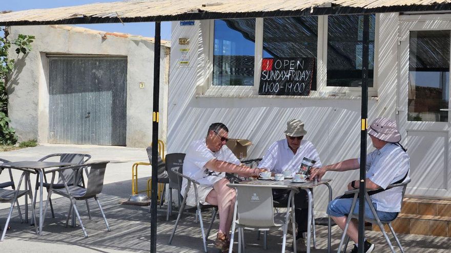 Los 'paraísos ingleses' de Almería: dos pueblos semivacíos renacen con una colonia británica y un dialecto spanglish