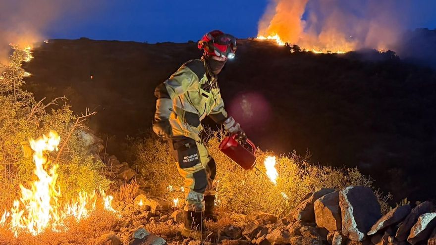 El PSPV denuncia que la Generalitat recurre a bomberos forestales fuera de turno ante la falta de plantilla