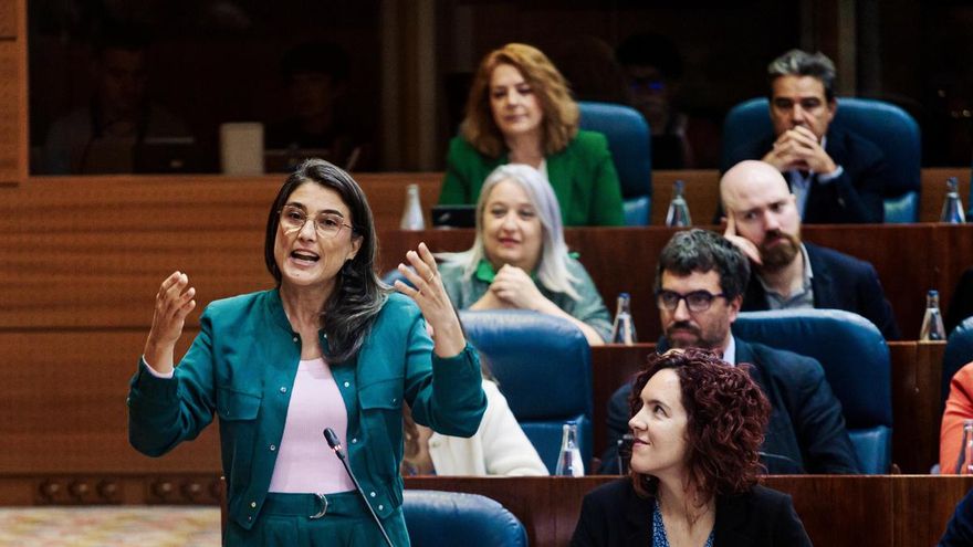 La portavoz de Más Madrid en la Asamblea regional Manuela Bergerot interviene en un pleno del parlamento autonómico.