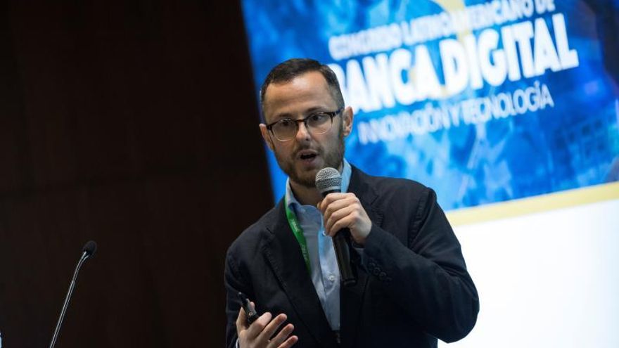 Analizan en Santo Domingo la digitalización e innovación de la banca regional