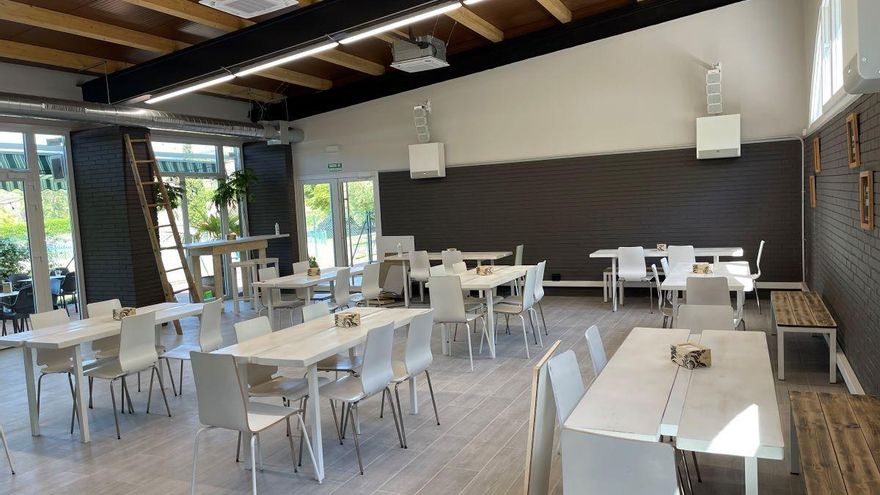 La cafetería de las piscinas de Nalda reabre sus puertas