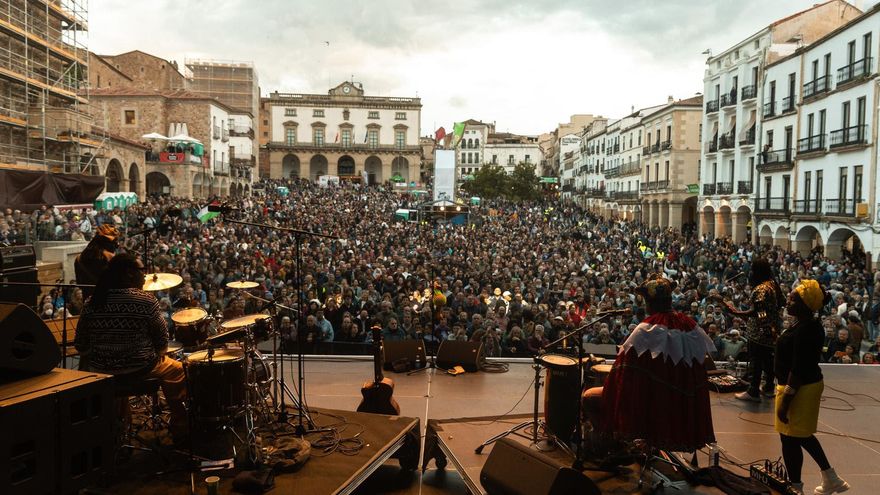 Unas 120.000 personas disfrutan de un Womad Cáceres sin incidentes