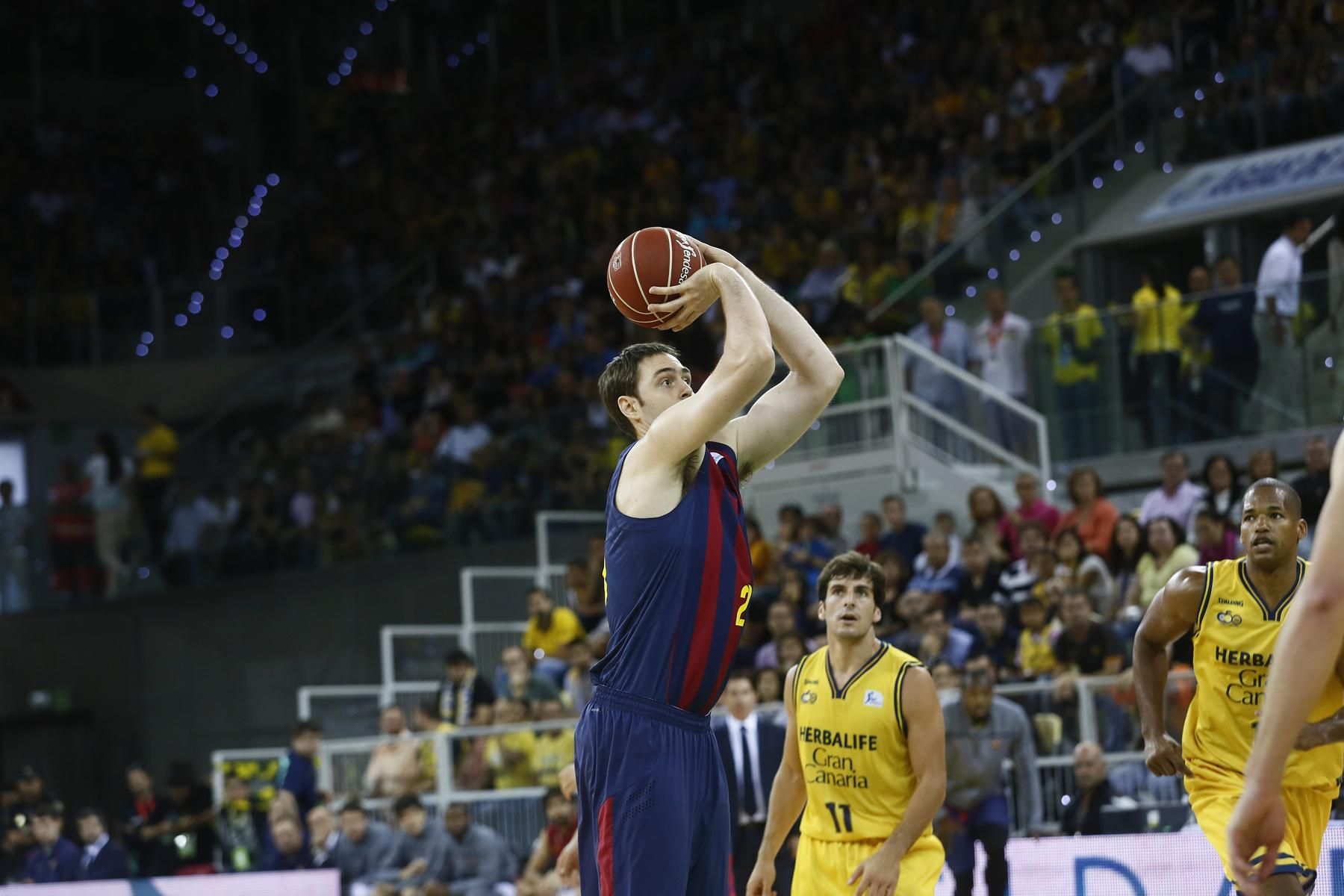Inauguración del Gran Canaria Arena con el partido entre el Herbalife Gran Canaria y el Fútbol Club Barcelona