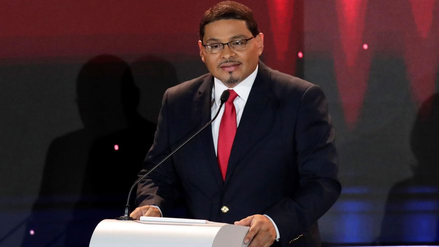 Interpol activa alerta roja para líder sindicalista panameño que abandonó asilo en Bolivia