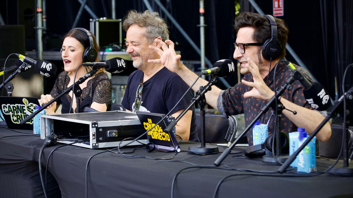 El podcast 'Carne Cruda' en vivo con Javier Gallego y Violeta Star.