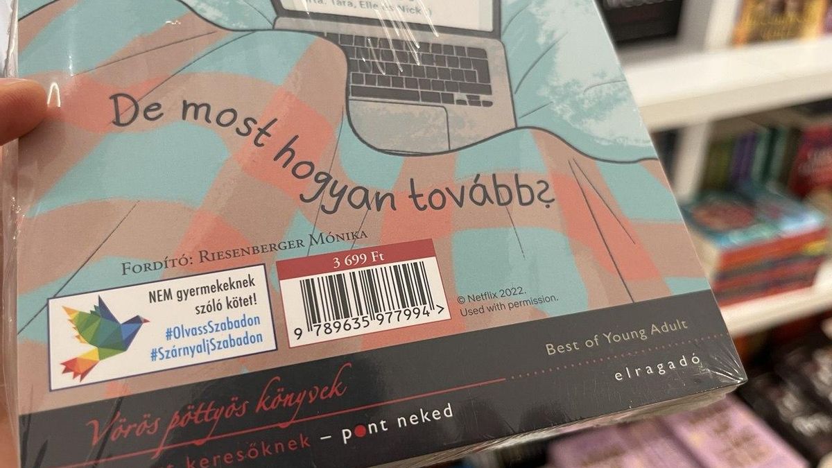 El aviso que reza '¡No es un libro para niños!' en el cómic 'Heartsopper'.