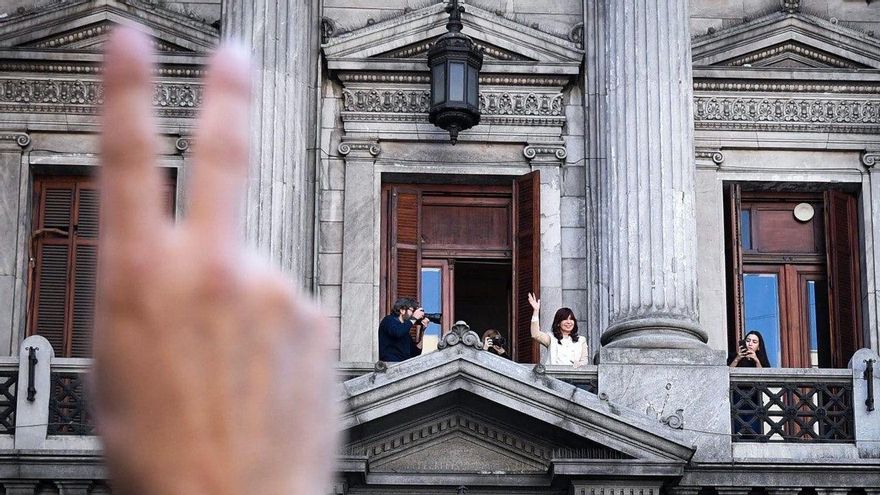 De la proscripción a Caputo, la táctica de Cristina ante un juicio que inquieta al PJ