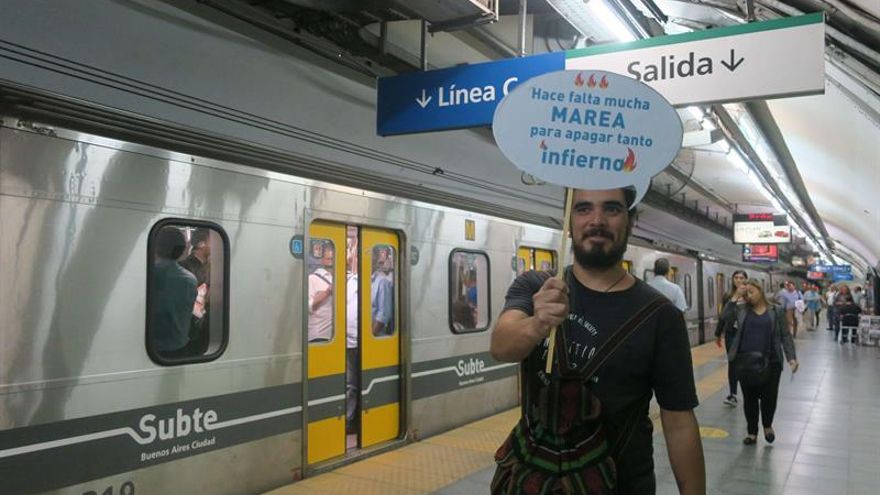 Una "expedición al infierno" pone en la mira al metro de Buenos Aires