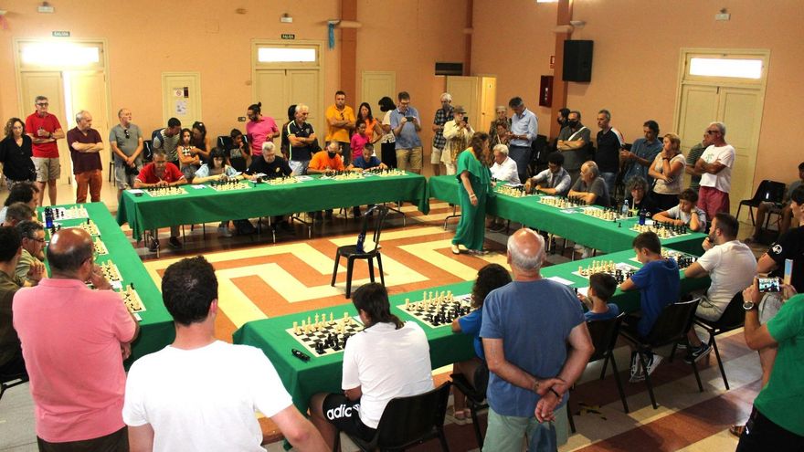 El ajedrez vuelve a Alcubierre: veinte jugadores compiten contra la campeona mundial Judit Polgar