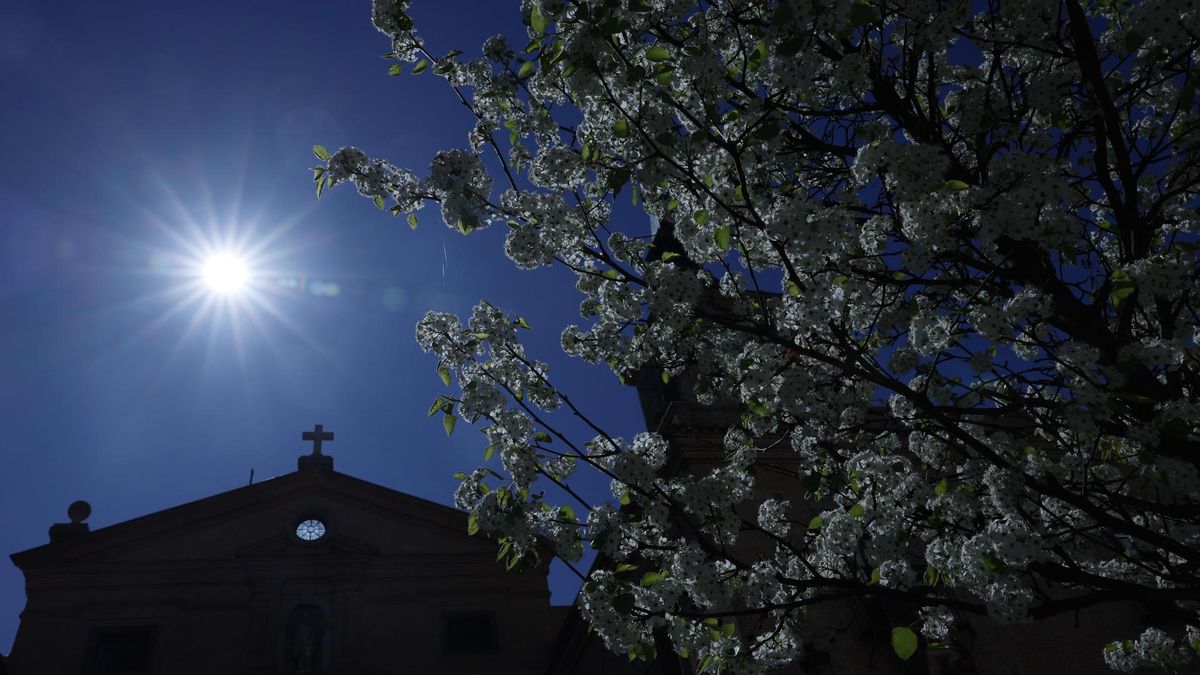 El viento fuerte seguirá en la Sierra en otra jornada de cielos despejados en Madrid