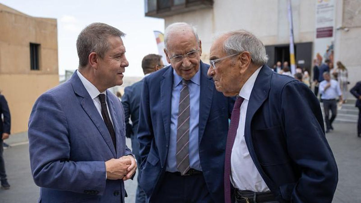 Alfonso Guerra duda de si el PSOE actual apoyaría la Constitución del 78: "No estoy seguro de si votaría a favor"