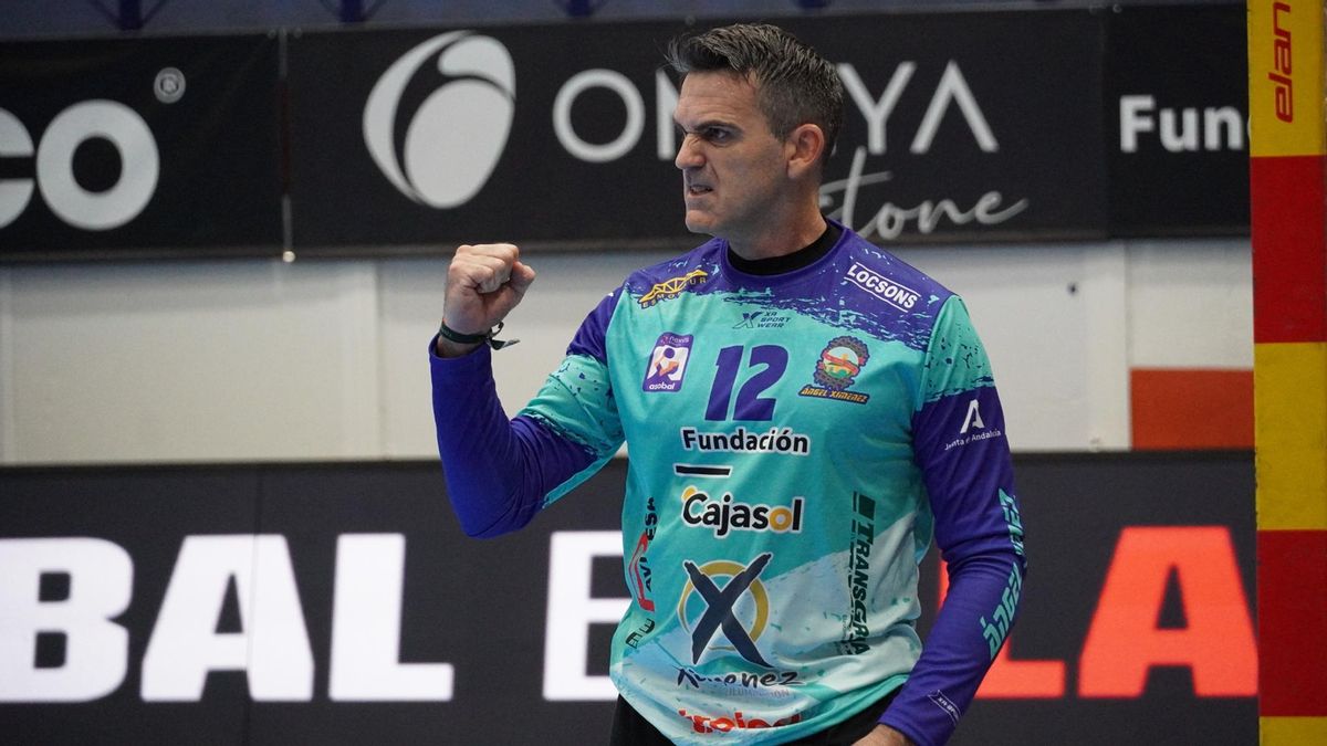 La eterna juventud de Álvaro de Hita, el 'santo' del Cajasol Ángel Ximénez