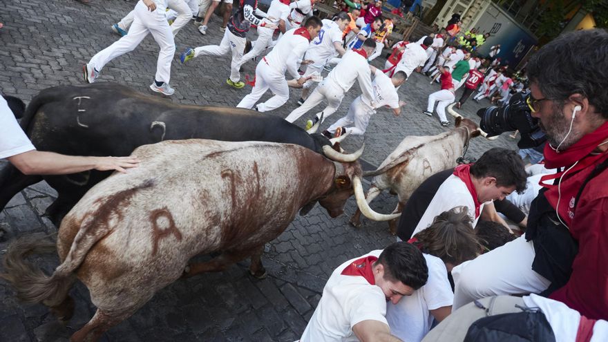 Primer encierro de los Sanfermines de 2022, con toros de Núñez del Cuvillo.