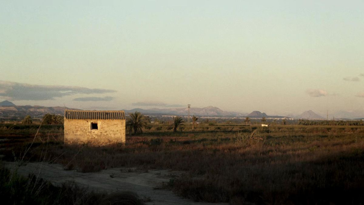 La película que habla de la amnesia de un país lleno de campos de concentración: "Pasamos por ellos cada día"