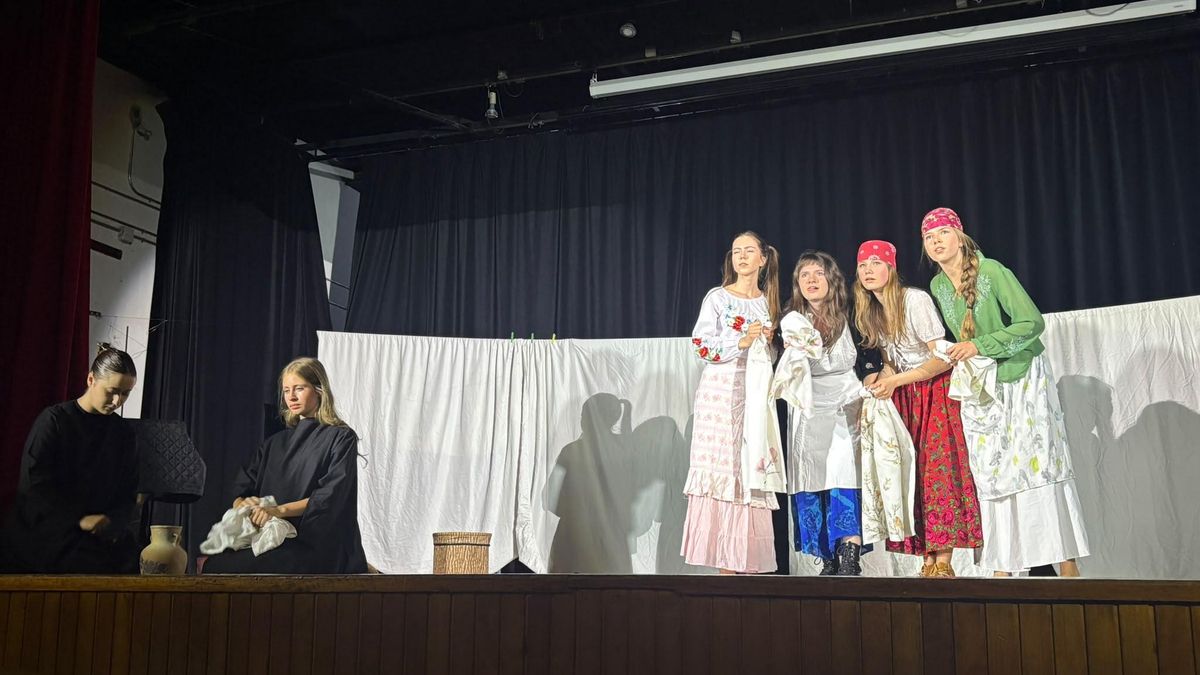 Doce grupos teatrales procedentes de Bulgaria, Rumanía, Polonia, Hungría, República Checa y Eslovaquia, integrados por cerca de un centenar de estudiantes y docentes del programa de Secciones Bilingües del Ministerio de Educación, Formación Profesional y Deportes han participado en Madrid en el Festival Internacional de Teatro en Español