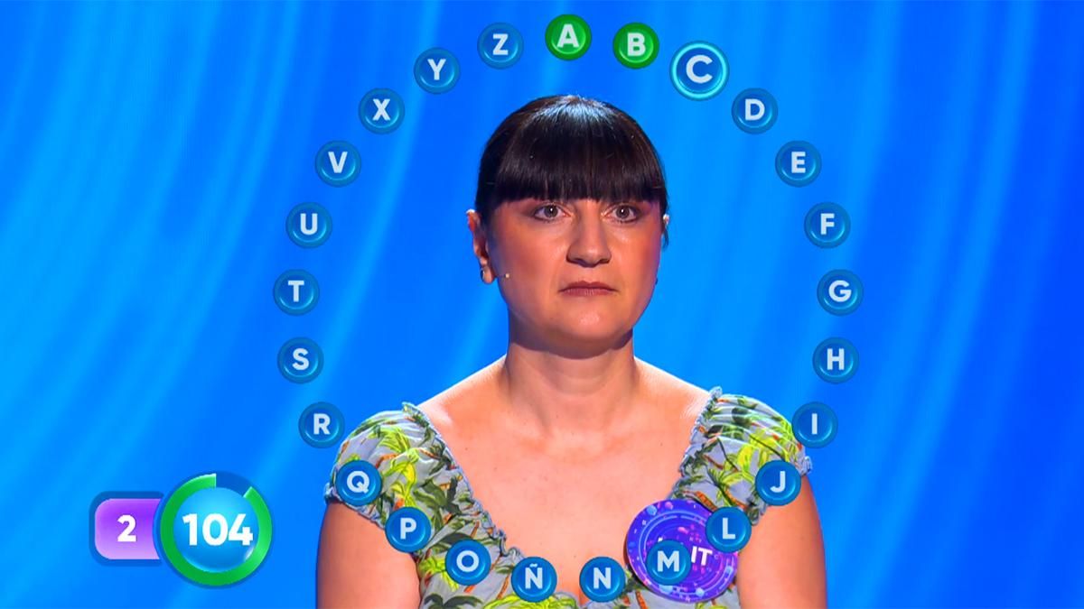 Lilit Manukyan dice 'pasapalabra' por error en el estreno del nuevo 'Rosco' de 'Rueda la letra' y Telecinco lo omite