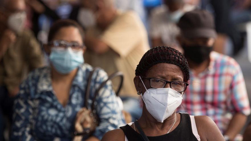 Los pasajeros procedentes de Sudáfrica y la India deben presentar prueba negativa, tomada con no más de 72 horas antes de su llegada, esto incluye a los viajeros de esas naciones que arriben a República Dominicana desde un tercer país. EFE/ Orlando Barría/Archivo