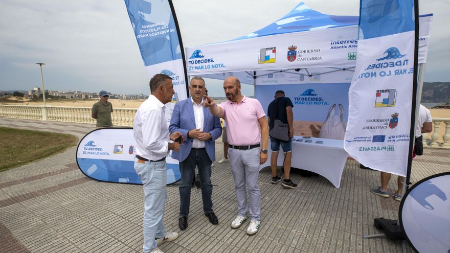 Presentación de la campaña de recogida de plásticos en las playas ‘Tú decides. El Mar lo nota’