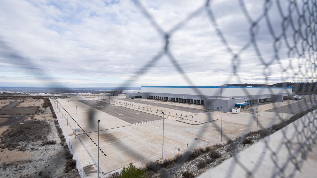 Una instalación logística en el polígono de Centrovía de La Muela, el motor económico del municipio.