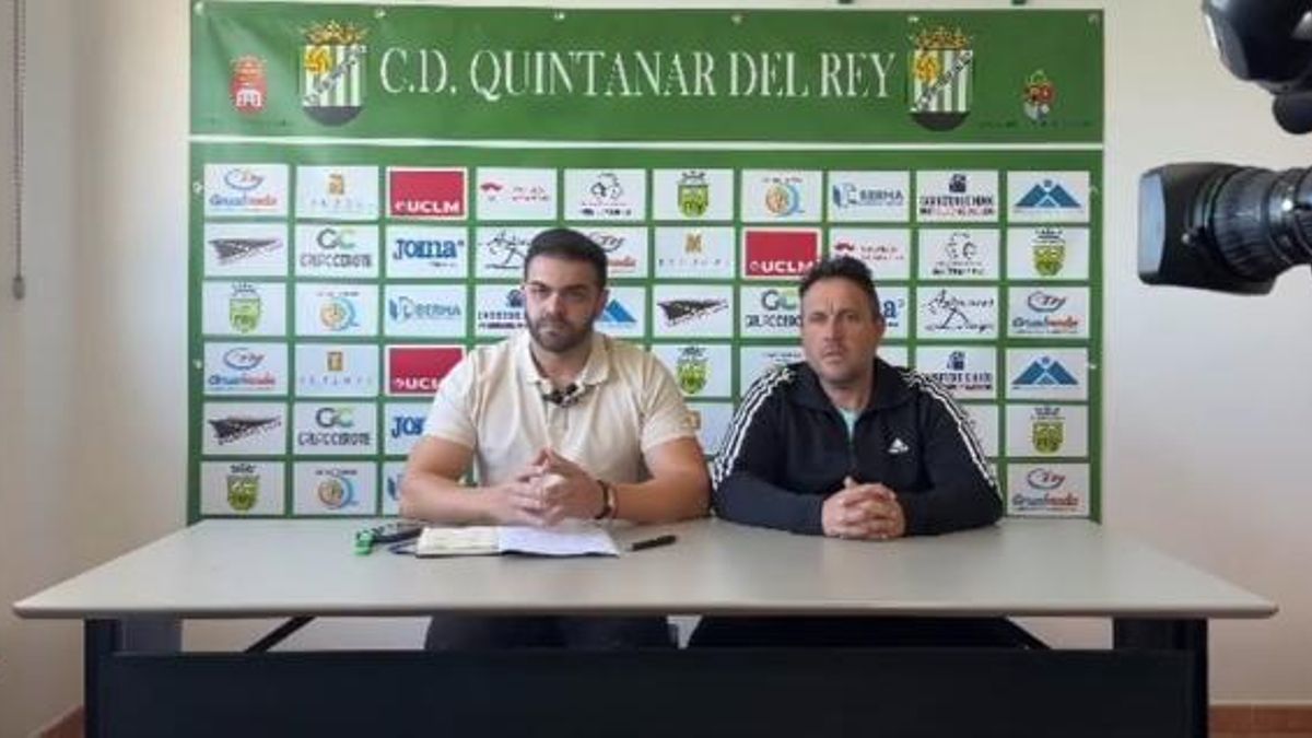 El presidente del  CD Quintanar del Rey condena los insultos recibidos por un jugador del Conquense, pero duda de su versión, según ha dicho en rueda de prensa junto al vicepresidente José María Cebrián