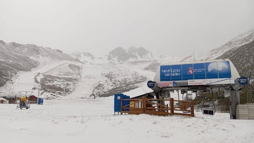 El PP denuncia colas de más de dos horas para acceder a la estación de San Isidro