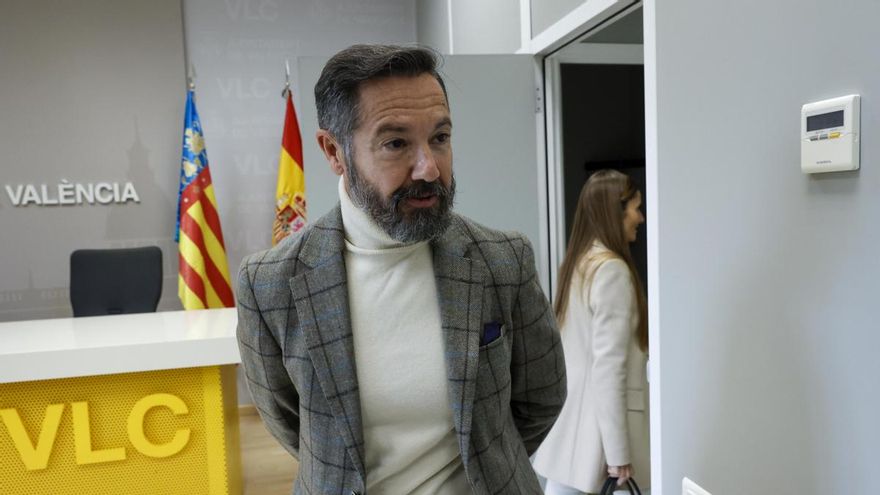 La Fiscalía amplía la investigación al concejal de Vox en Valencia Juan Manuel Badenas por malversación y prevaricación por un contrato de patrocinio