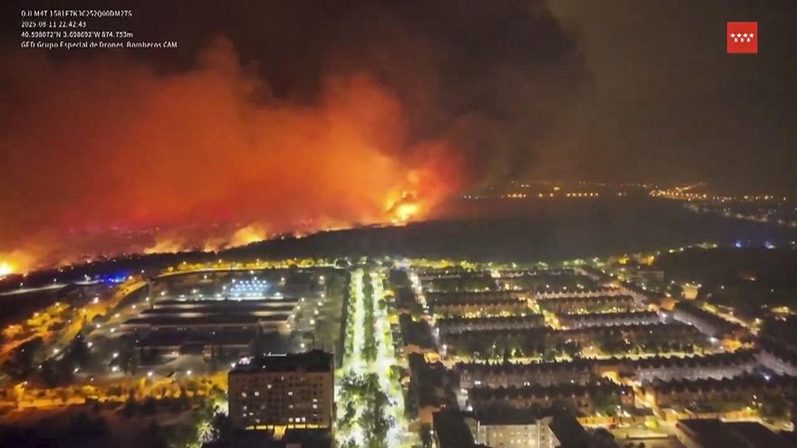 Última hora de los incendios: un fallecido en Madrid y miles de evacuados en toda España