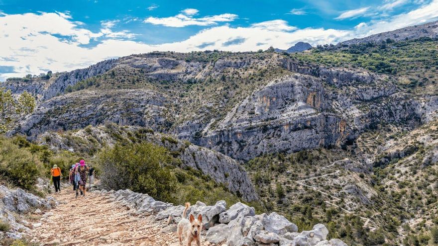 La ruta de Alicante con más de 6.000 escalones y conocida como "la catedral del senderismo"