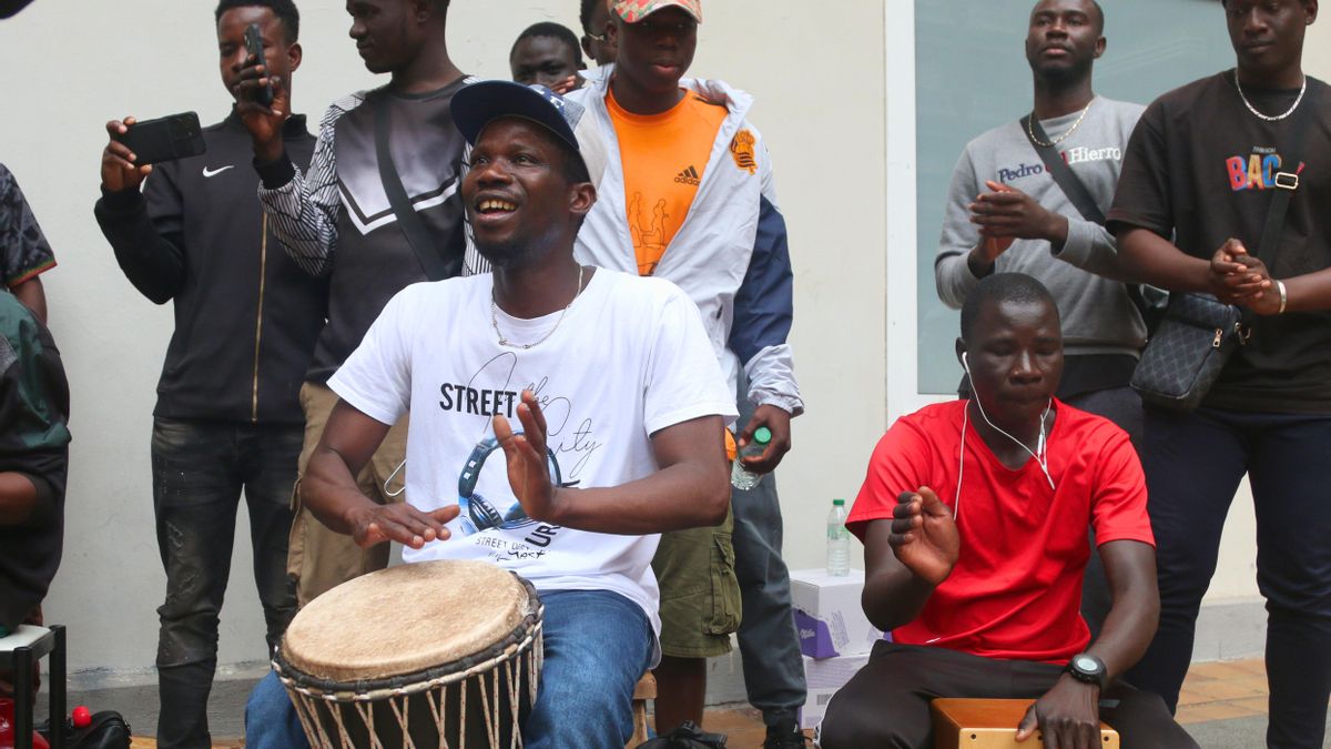Músicos malienses en el concierto celebrado en la plaza de las Cofradías Donostiarras