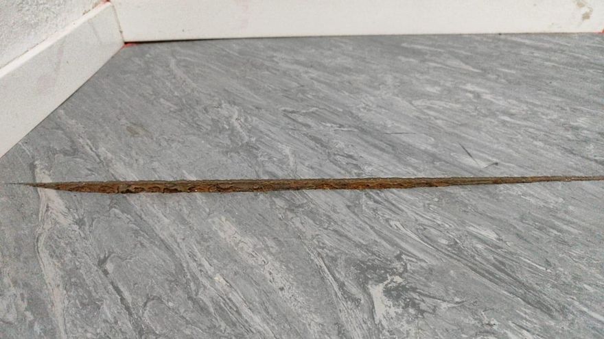 Goteras y suelos en mal estado que provocan lesiones dentro del Conservatorio Luis del Río