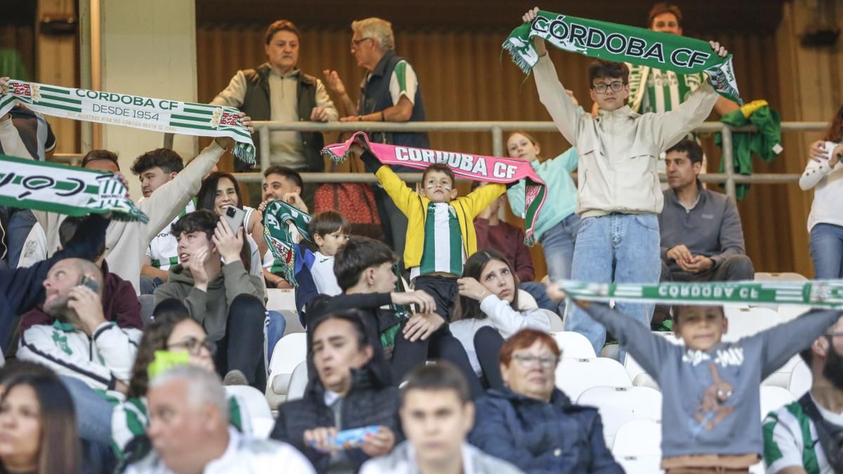 Grada Blanquiverde del Córdoba CF - Real Zaragoza