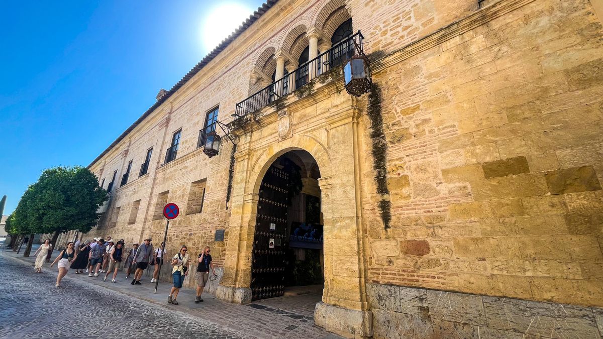 Entrada a las Caballerizas Reales