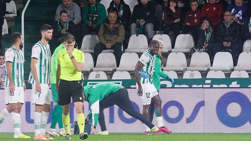 Un repaso que asusta: las lesiones en defensa impiden cualquier tipo de continuidad en el Córdoba CF