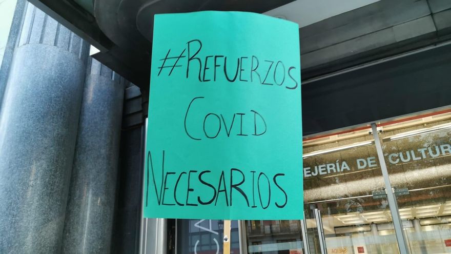 Sindicatos y oposición reclaman mantener todos los contratos COVID de los centros educativos hasta final de curso.